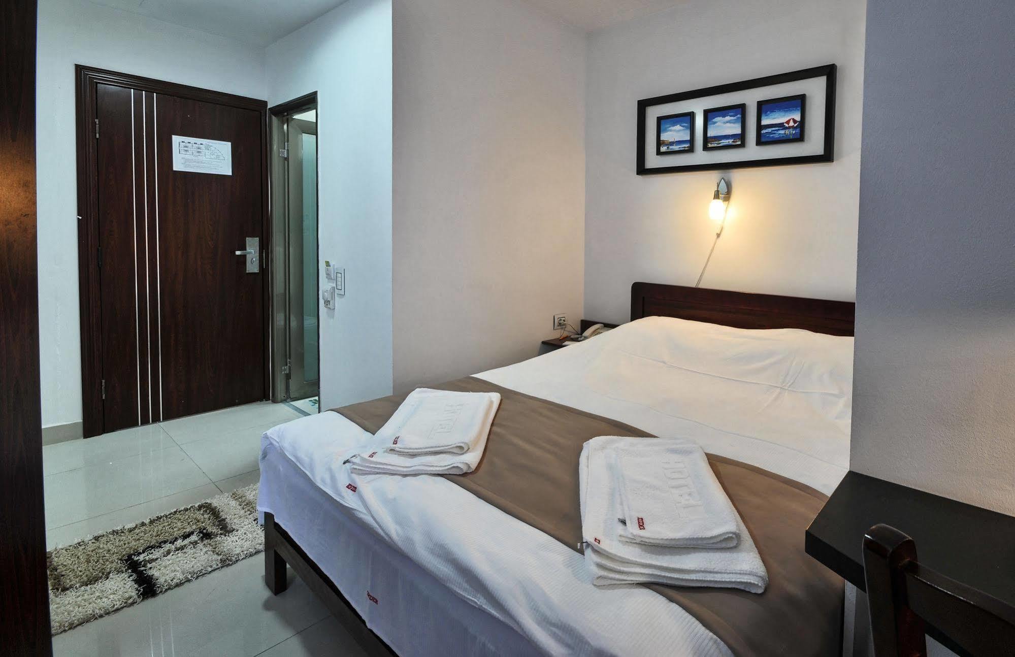 Hotel Zeder Garni Belgrad Zewnętrze zdjęcie