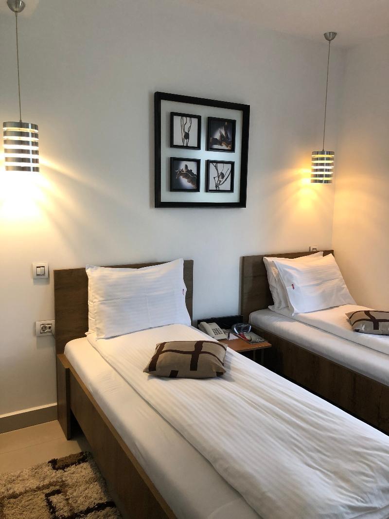 Hotel Zeder Garni Belgrad Zewnętrze zdjęcie